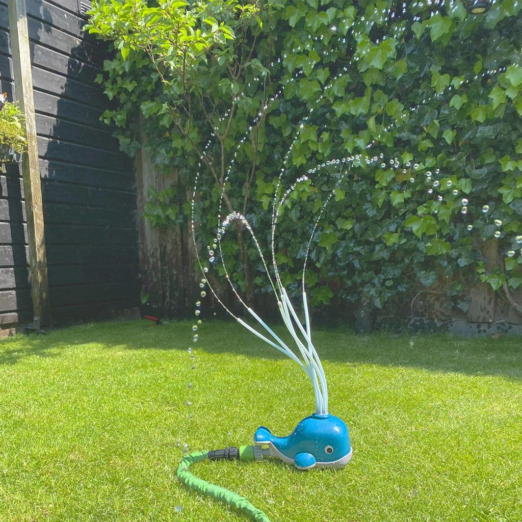 Water sproeiende Walvis
