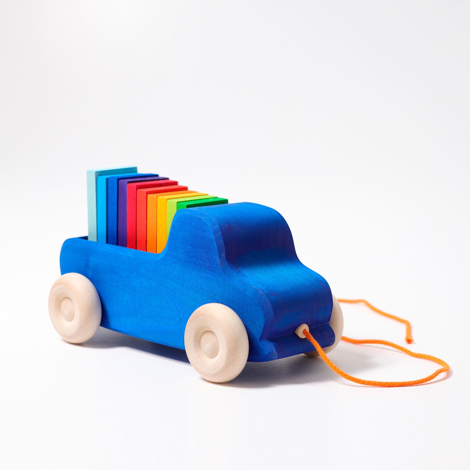 Vrachtwagen met regenboog blokken