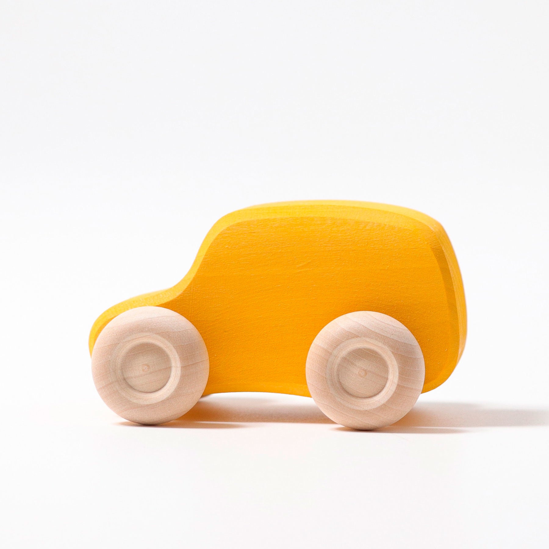 Set kleurrijke houten auto's