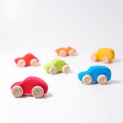 Set kleurrijke houten auto's