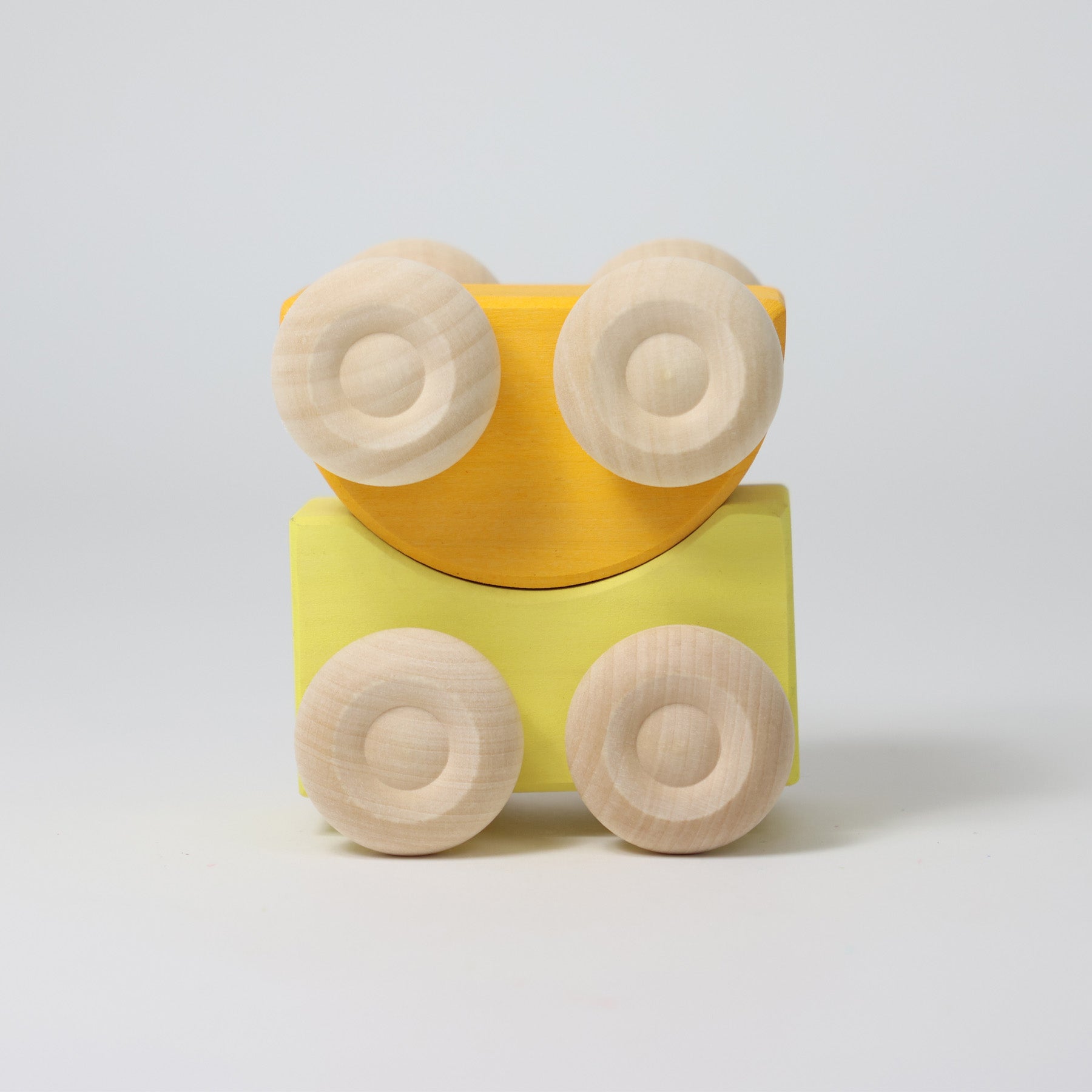 Stapelauto's Geel
