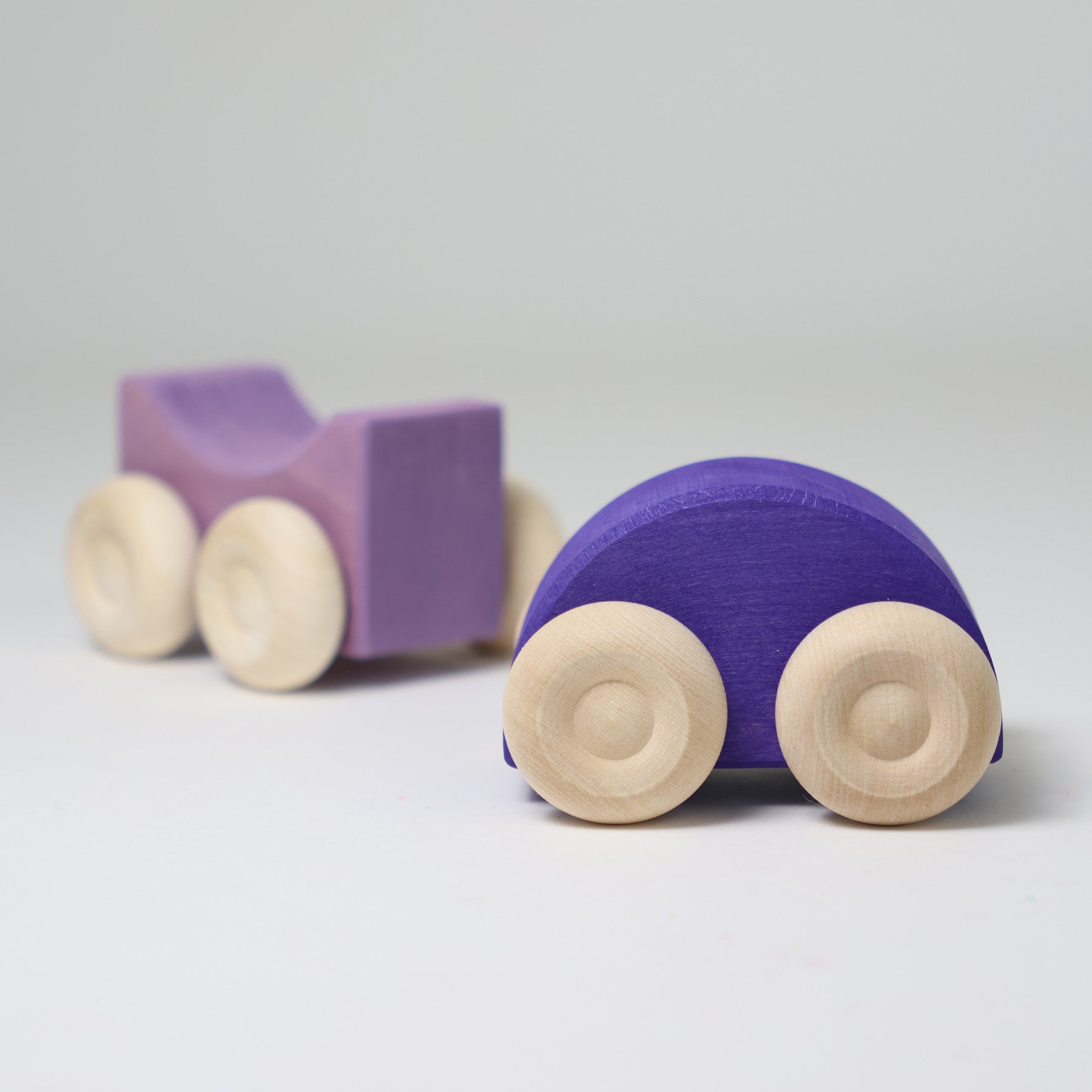 Stapelauto's Paars