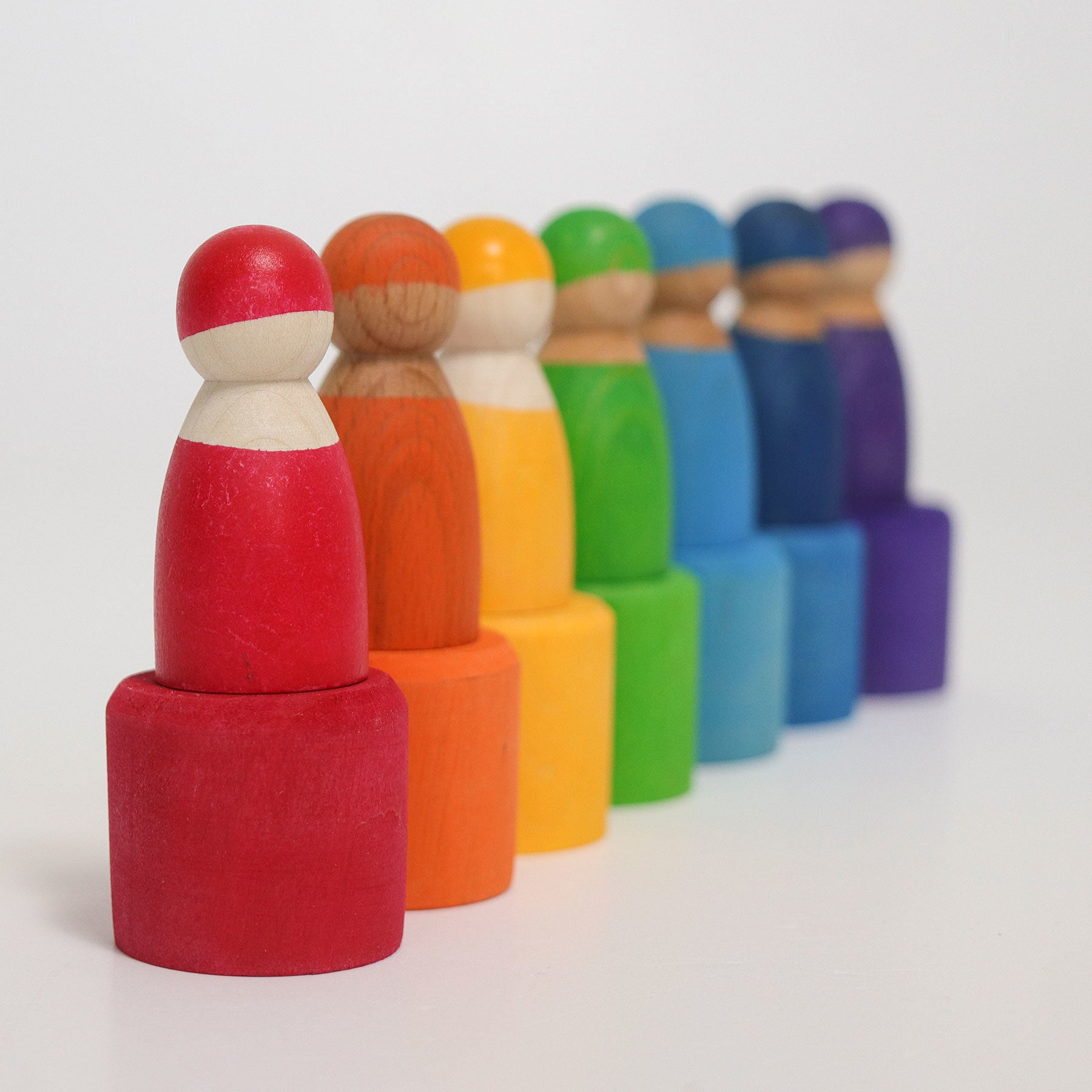 7 houten Regenboogvriendjes in bakjes