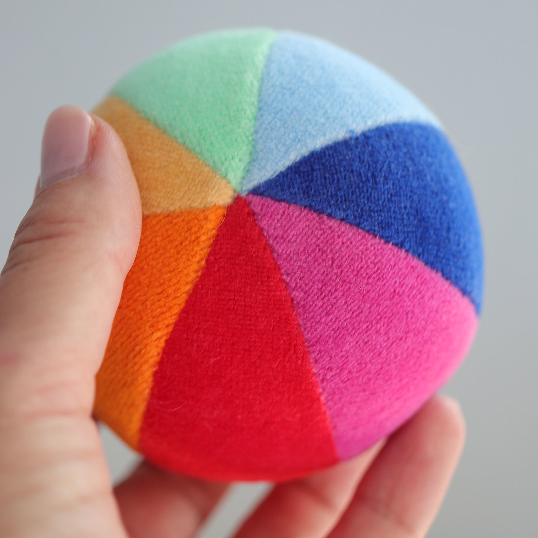 Regenboog bal
